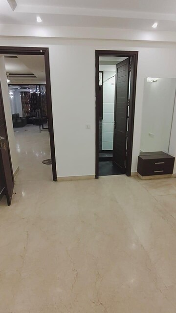 Room in 4 BHK Builder Floor at Saket – for Rent