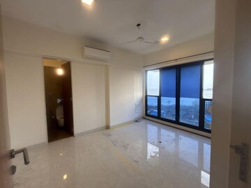 Room in 2 BHK Apartment at Kanakia Hollywood, Versova – for Rent