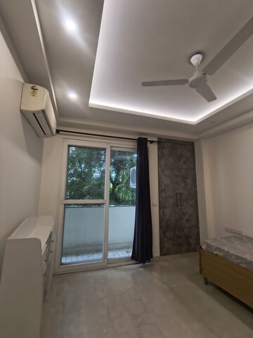 Room in 3 BHK Builder Floor at Hauz Khas – for Rent
