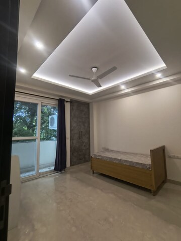 Room in 3 BHK Builder Floor at Hauz Khas – for Rent