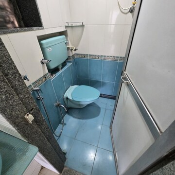 Bathroom in 1.5 BHK Apartment at Kohinoor Tower Dadar, Dadar West – for Rent