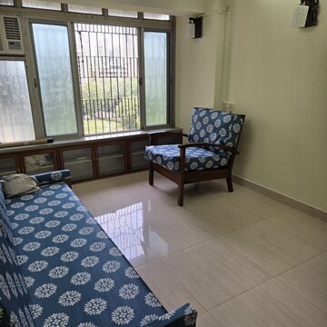 Living Room in 1.5 BHK Apartment at Kohinoor Tower Dadar, Dadar West – for Rent