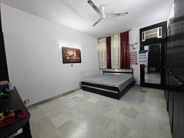 Bedroom in 3 BHK Builder Floor at Chittaranjan Park – for Rent