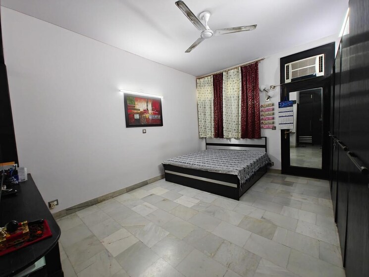 Bedroom, chittaranjan park 3 Bedroom 2300 Sq.Ft. Builder Floor In Chittaranjan Park Delhi 9024620