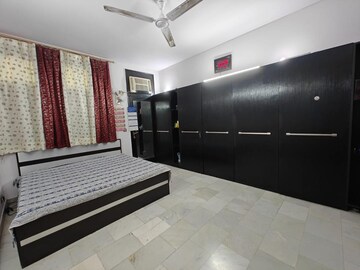 Bedroom in 3 BHK Builder Floor at Chittaranjan Park – for Rent