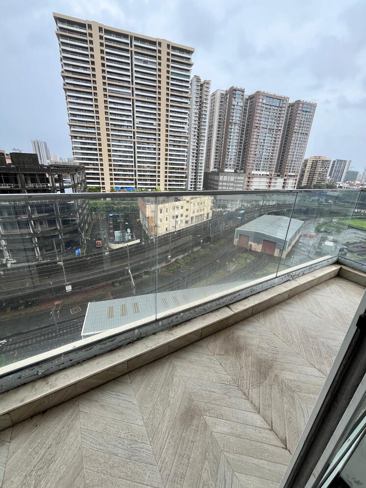 Balcony, juhu 3 Bedroom 1300 Sq.Ft. Builder Floor In Juhu Mumbai 9024634