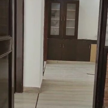 Room in 3 BHK Independent House at Sector 16 – for Rent