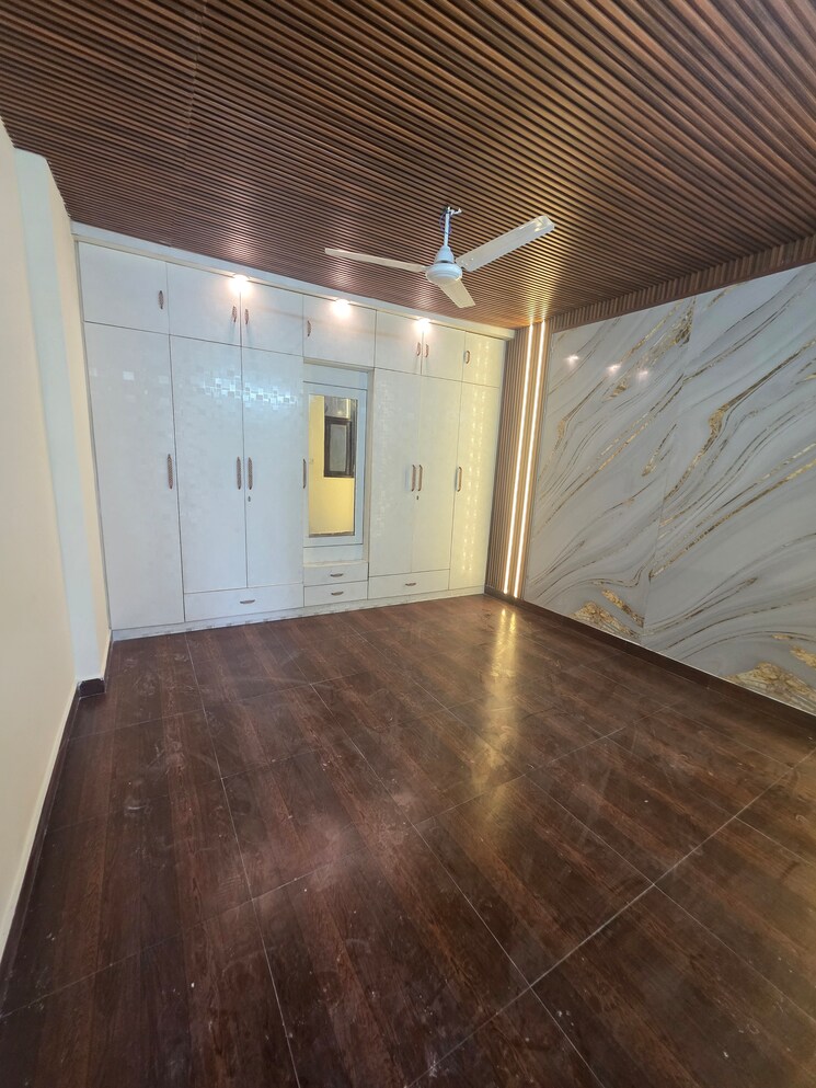 undefined, uttam nagar 3 Bedroom 100 Sq.Yd. Builder Floor In Uttam Nagar Delhi 9024626