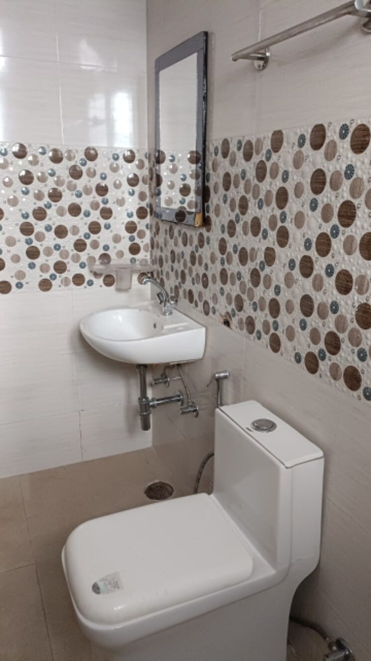 Bathroom, milestone-32nd-avenue 3 Bedroom 1700 Sq.Ft. Builder Floor In Sector 15 Gurgaon 9024637
