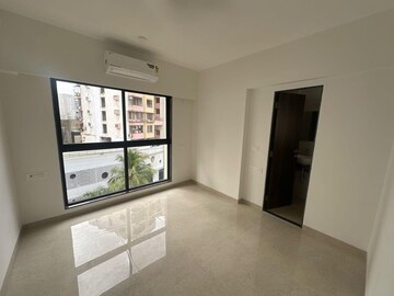 Room in 2 BHK Apartment at Platinum 53 West, Andheri West – for Rent