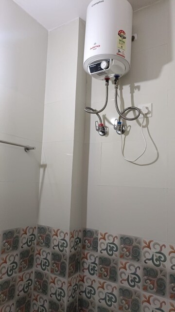 Furnished Amenities in 3 BHK Builder Floor at Milestone 32nd Avenue, Sector 15 – for Rent