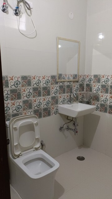 Bathroom in 3 BHK Builder Floor at Milestone 32nd Avenue, Sector 15 – for Rent