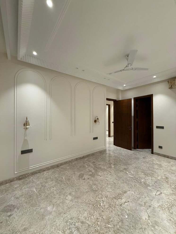 Room, greater kailash ii 4 Bedroom 2500 Sq.Ft. Builder Floor In Greater Kailash ii Delhi 9024642
