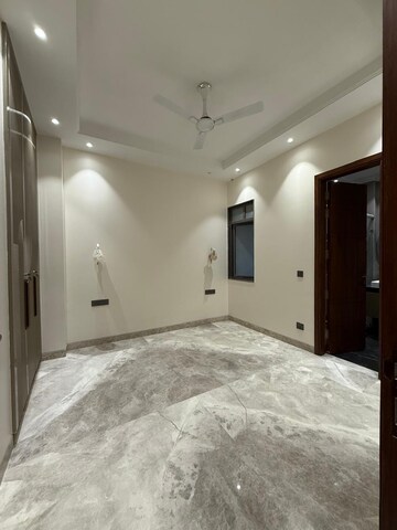 Room in 4 BHK Builder Floor at Greater Kailash ii – for Rent