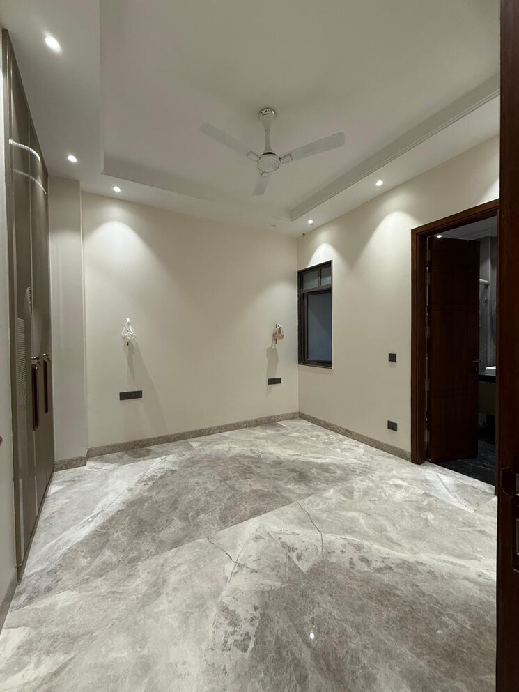 Room, greater kailash ii 4 Bedroom 2500 Sq.Ft. Builder Floor In Greater Kailash ii Delhi 9024642