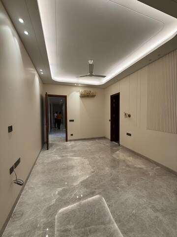 Room in 4 BHK Builder Floor at Greater Kailash ii – for Rent