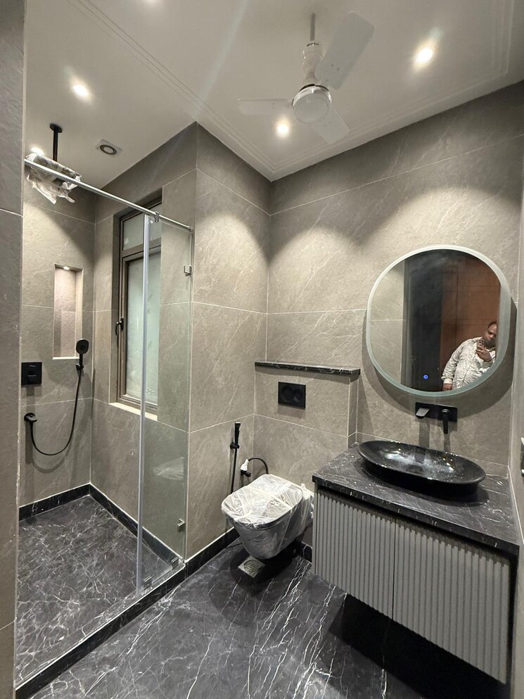 Bathroom, greater kailash ii 4 Bedroom 2500 Sq.Ft. Builder Floor In Greater Kailash ii Delhi 9024642