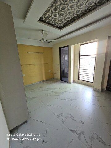 Room in 2 BHK Builder Floor at Tanvi villa, Sector 45 – for Rent