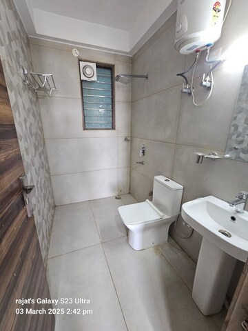 Bathroom in 2 BHK Builder Floor at Tanvi villa, Sector 45 – for Rent