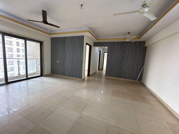 Room in 2 BHK Apartment at Platinum Prive, Andheri West – for Rent