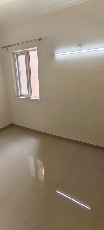 3 BHK Apartment For Rent in Amrapali Crystal Homes, Sector 76
