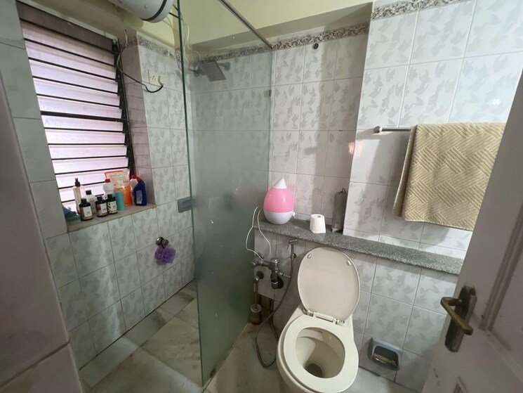 Bathroom, k-raheja-raheja-classique 2 Bedroom 890 Sq.Ft. Apartment In Andheri West Mumbai 9024669