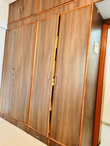 Furnished Amenities in 3 BHK Apartment at Sai Saheb, Pimple Saudagar – for Rent