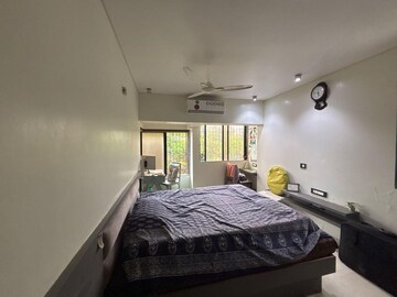 Bedroom in 2 BHK Apartment at Versova Heaven CHS, Andheri West – for Rent