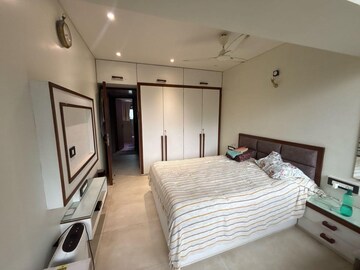Bedroom in 2 BHK Apartment at Versova Heaven CHS, Andheri West – for Rent