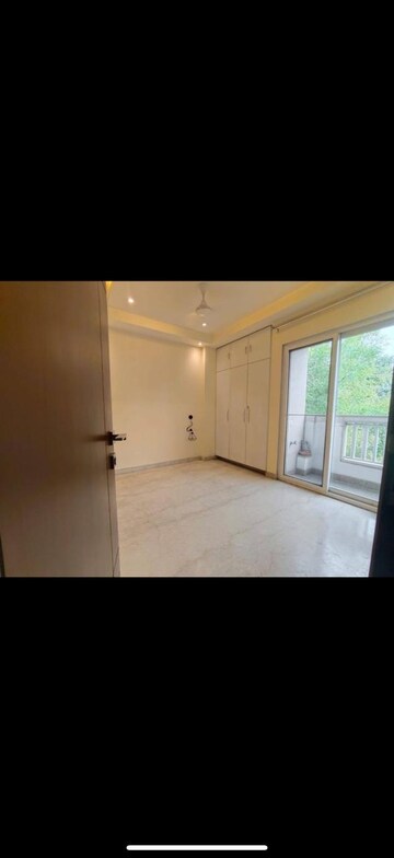Room in 3 BHK Builder Floor at Greater Kailash Part 3 – for Rent