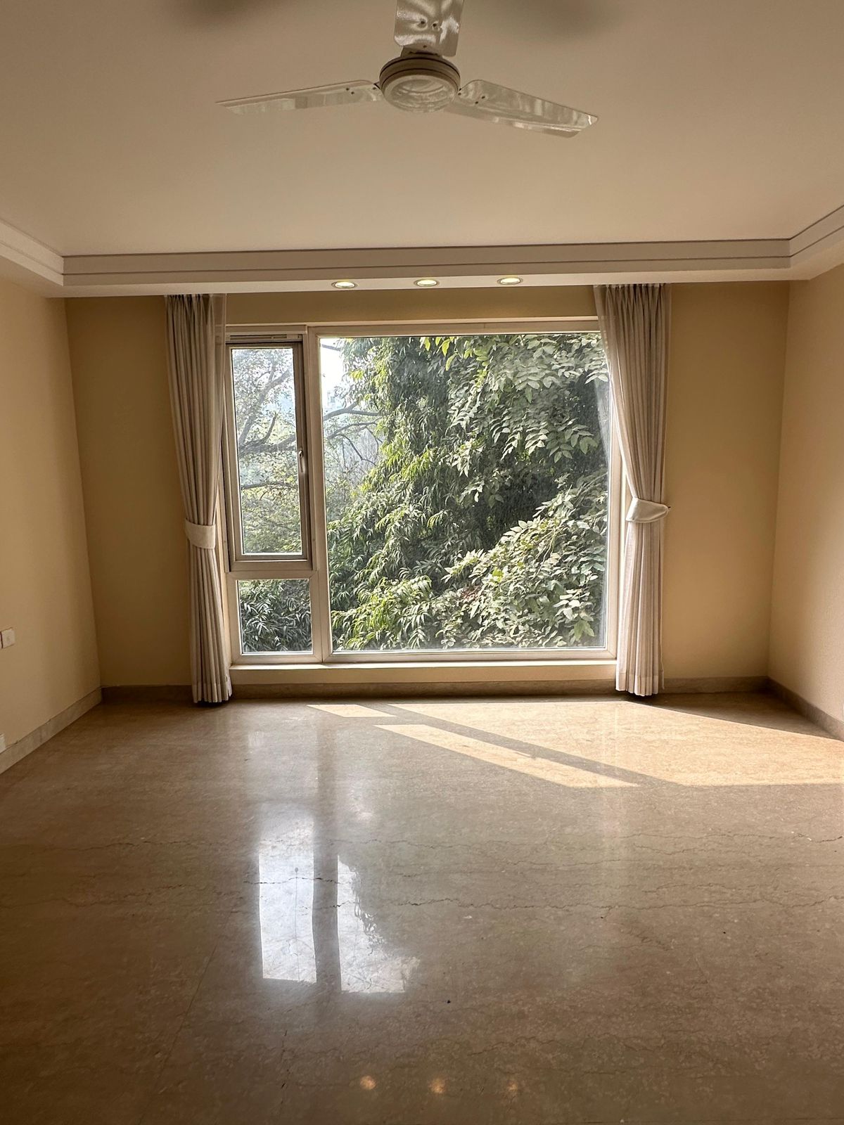 4 BHK + Pooja Room,Servant Room,Study Room,Extra Room Apartment For Rent in A-1 Block Safdarjung Encl