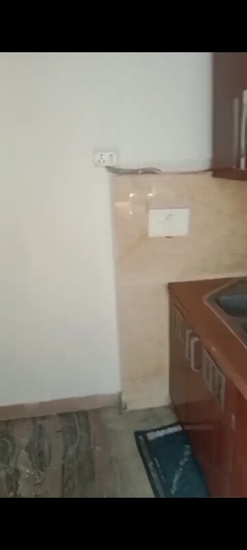 Furnished Amenities in 2 BHK Builder Floor at Lajpat Nagar – for Rent