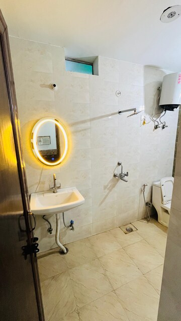 Bathroom in 1 RK Builder Floor at Sector 21 – for Rent