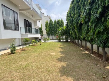 4 BHK Independent House – Garden View at Vasant Kunj - for Rent