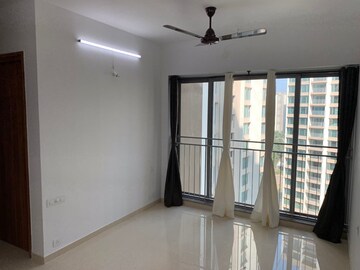 Room in 2 BHK Apartment at Kalpataru The Sunrise, Kolshet Road – for Rent