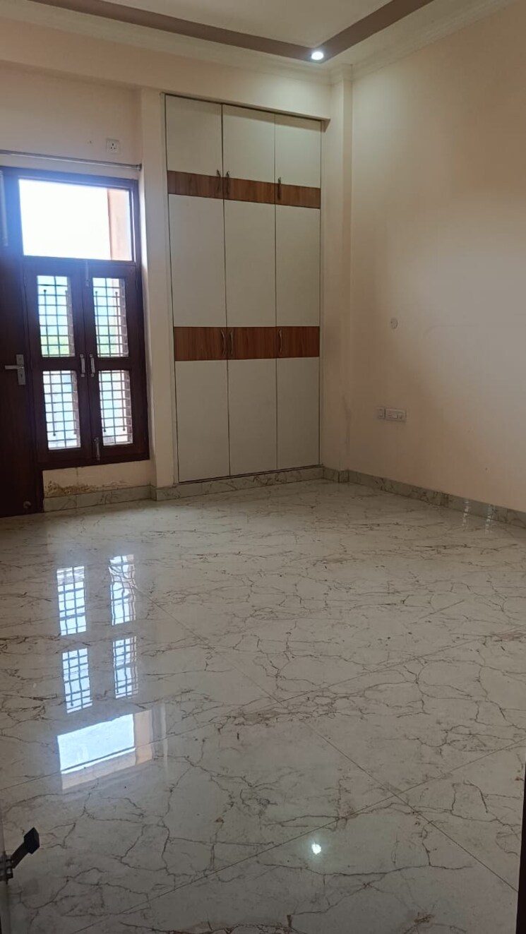 Room, rwa-apartments-sector-41 3 Bedroom 1800 Sq.Ft. Builder Floor In Sector 41 Noida 9024758