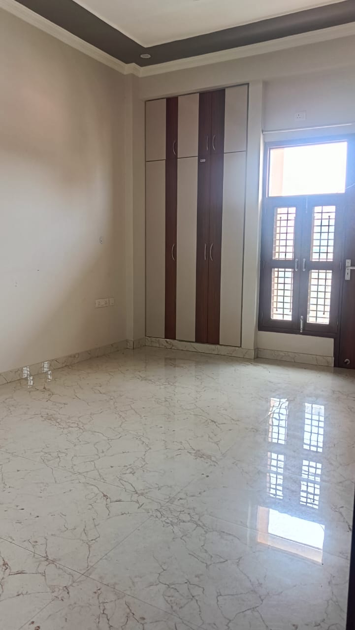 3 BHK + Pooja Room 1800 Sq.Ft. Builder Floor in RWA Apartments Sector 41