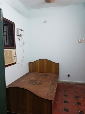 Studio Independent House For Rent in Nanganallur
