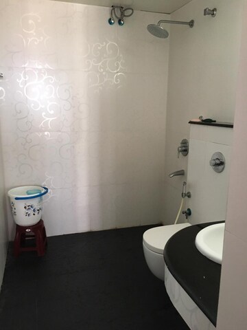 Bathroom in 3.5 BHK Apartment at Marine Drive – for Sale