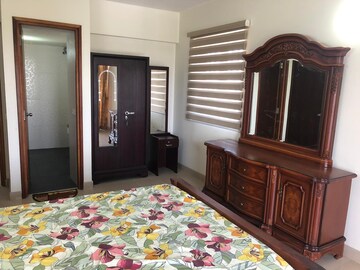 Bedroom in 3.5 BHK Apartment at Marine Drive – for Sale