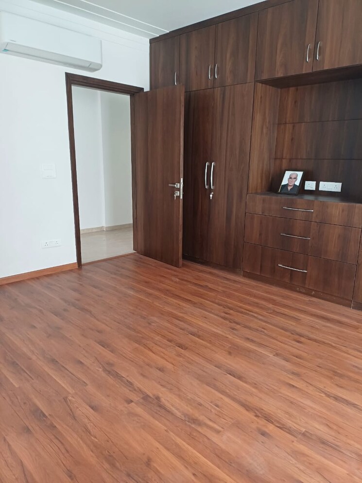 Room, greater kailash i 4 Bedroom 4500 Sq.Ft. Builder Floor In Greater Kailash I Delhi 9024795