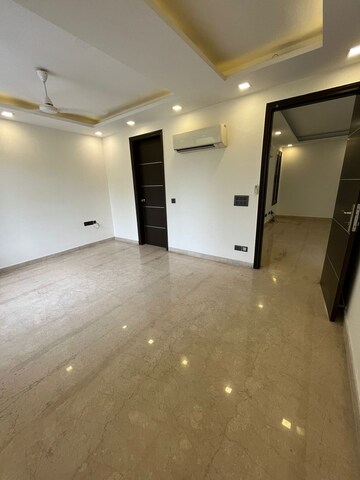 Room in 4 BHK Builder Floor at Gulmohar Park – for Rent
