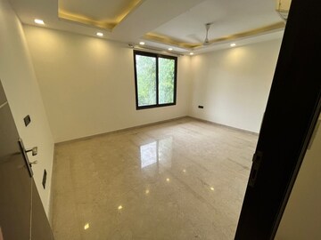 Room in 4 BHK Builder Floor at Gulmohar Park – for Rent