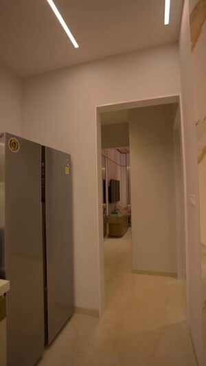 Room in 2 BHK Apartment at Kalpataru Parkcity, Kolshet Road – for Sale