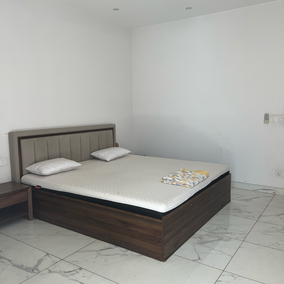 5 BHK + Pooja Room Independent House For Sale in DLF Phase II