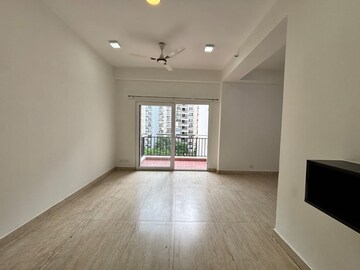 Room in 3 BHK Apartment at Jm Orchid, Sector 76 – for Rent