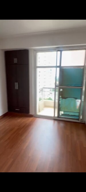 Room in 2.5 BHK Apartment at Amrapali Empire, Sain Vihar – for Sale