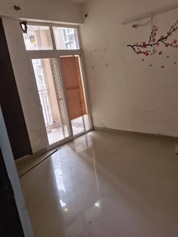 Furnished Amenities in 2 BHK Apartment at Hawelia Valencia Homes, Sector 1 Greater Noida – for Rent