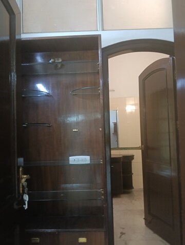 Furnished Amenities in 3 BHK Builder Floor at Iffco Colony – for Rent
