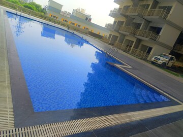 Swimming Pool in 2 BHK Apartment at Pareena Micasa, Sector 68 – for Sale